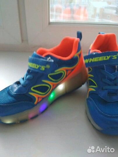 Кроссовки с колесом