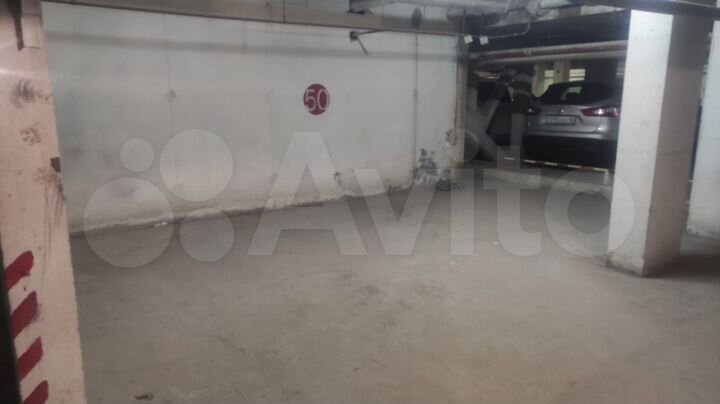 Машиноместо, > 30 м²