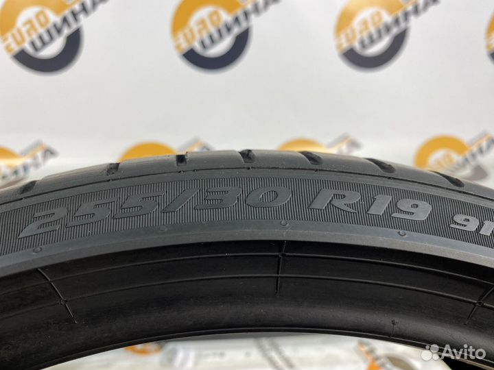 Pirelli P Zero PZ4 255/30 R19 90Y