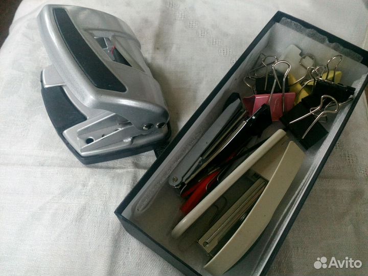 Дырокол, степлер