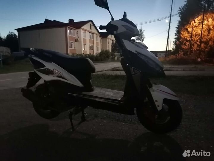 Скутор vento city