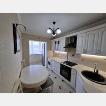 2-к. квартира, 54,6 м², 3/3 эт., Азовская