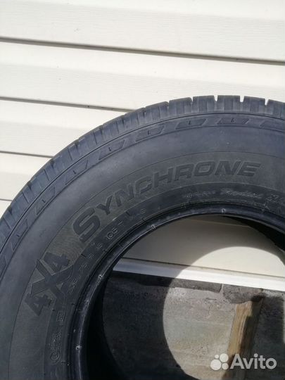 Michelin 4x4 Synchrone 235/75 R15