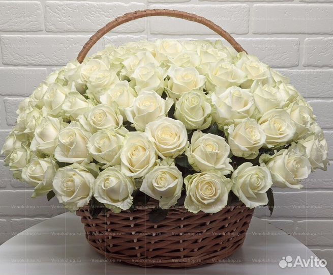 Корзина белых роз с доставкой