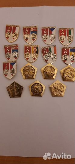 Значок по теме космос