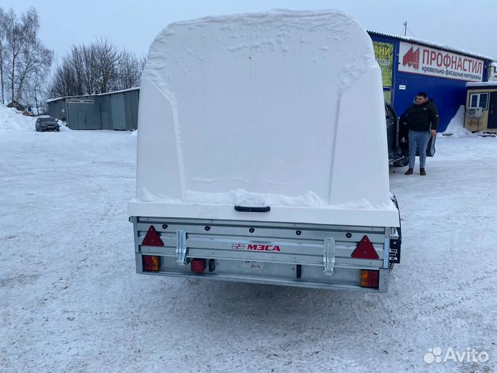 Прицеп с крышкой, 2 оси, для снегохода