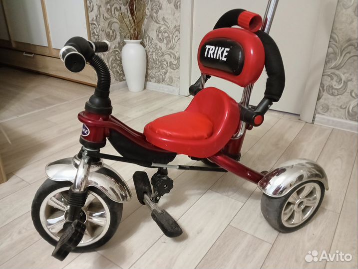 Велосипед трёхколёсный с ручкой