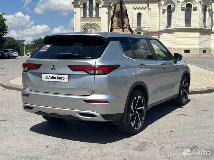 Mitsubishi Outlander 2.5 CVT, 2021, 45 260 км