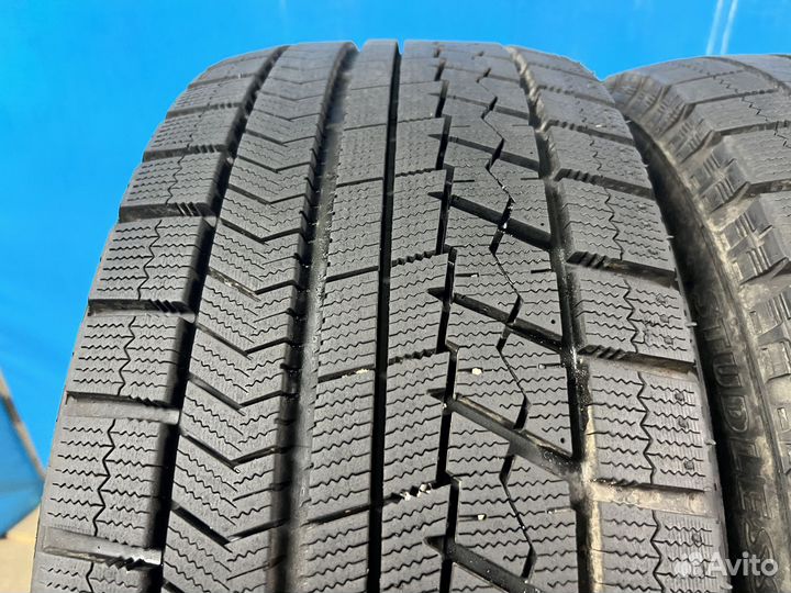 Bridgestone Blizzak VRX 235/55 R17 99Q