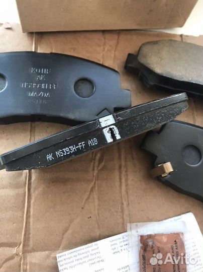 Тормозные колодки передние на mazda