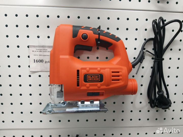 Электролобзик Black+Decker