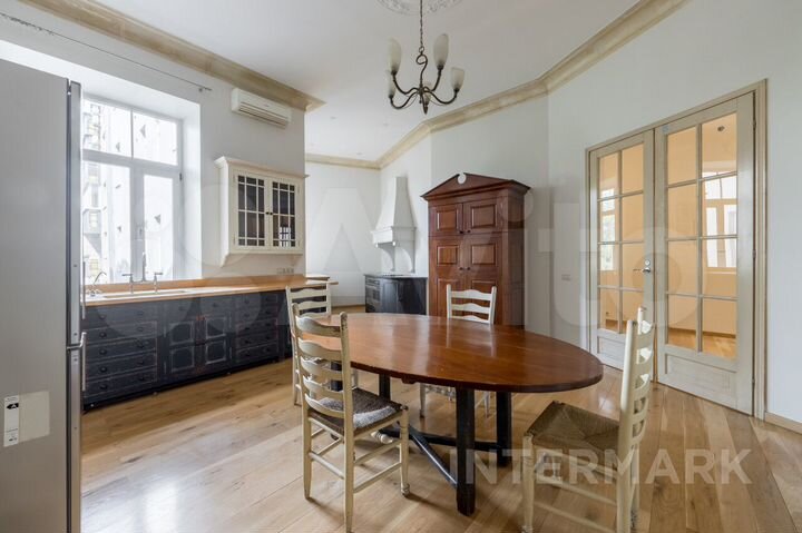 5-к. квартира, 225 м², 4/6 эт.