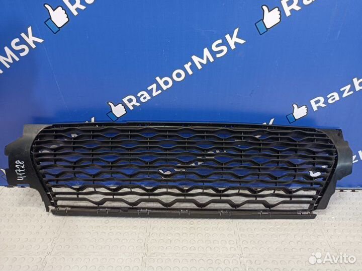 Решетка бампера передняя Renault Duster 2