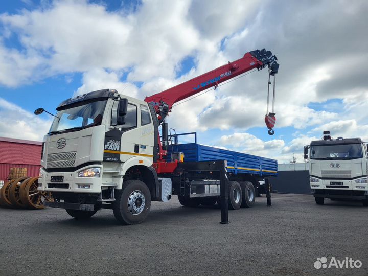 Бортовой грузовик FAW CA 3250 с КМУ SkyWay, 2024