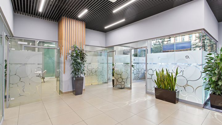 Сдам торговое помещение, 293.8 м²