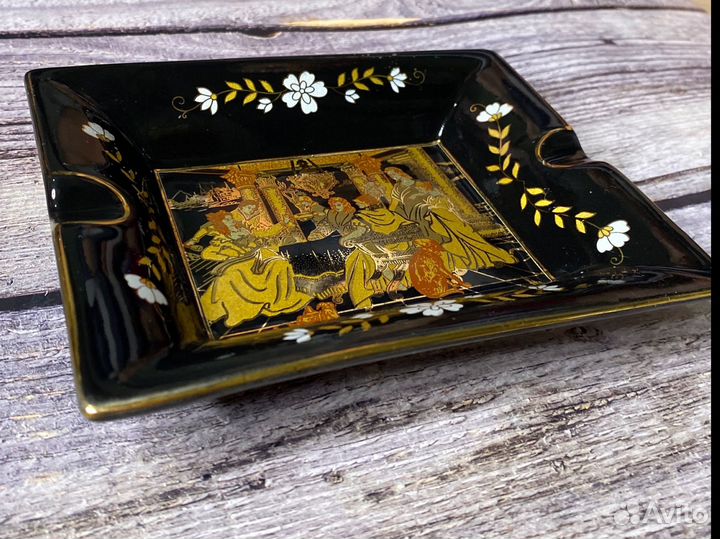 Пепельница фарфоровая