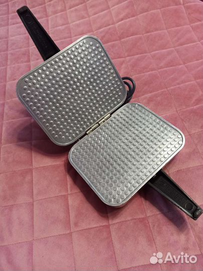 Электрическая вафельница новая СССР