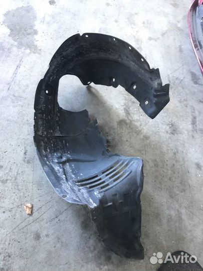 Подкрылок передний левый Mazda 3 BK 2006-2009
