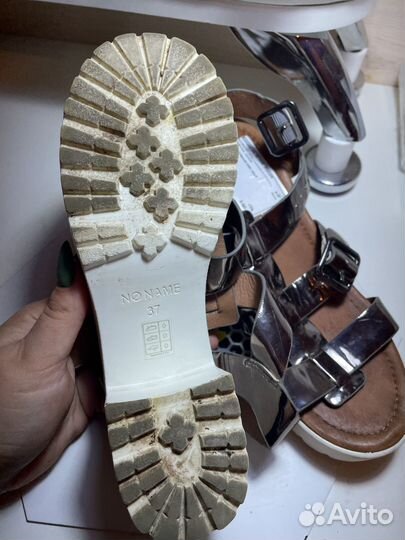 Босоножки женские