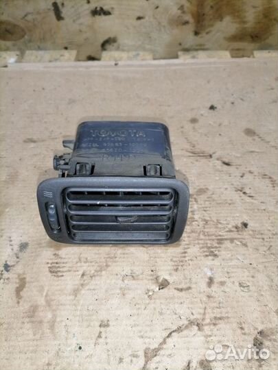 Дефлектор левый Toyota Sprinter Carib AE110