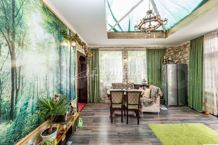 Дом 390 м² на участке 11 сот.