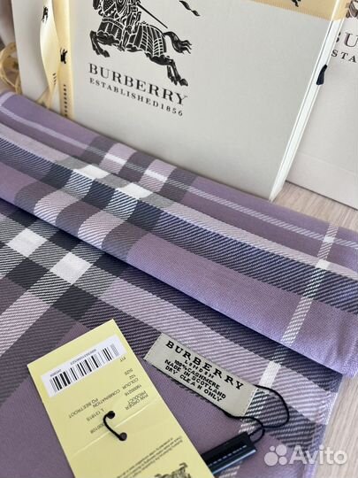 Кашемировый шарф в упаковке Burberry