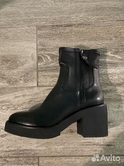 Ботинки женские 38 размера кожаные