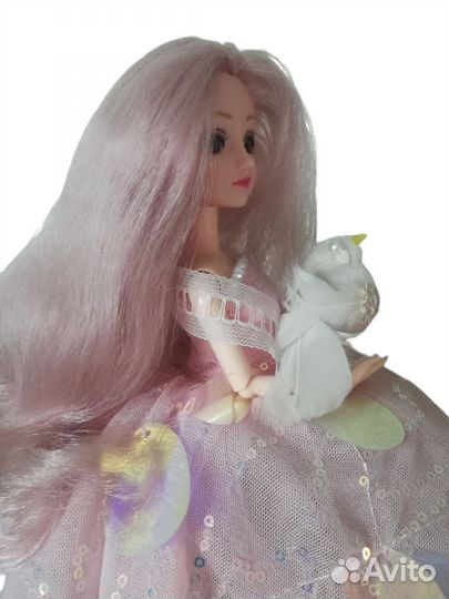 Кукла шарнирная с кружевным платьем