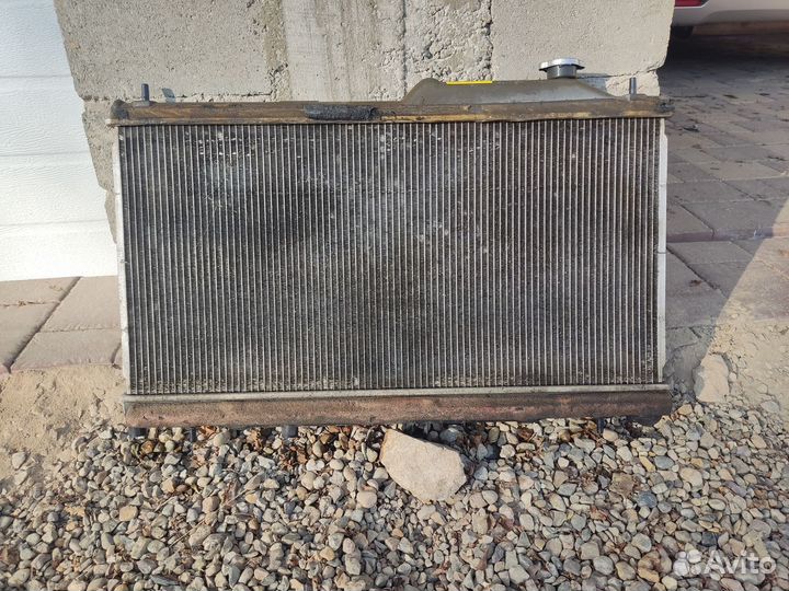 Радиатор охлаждения Subaru Outback, BR9