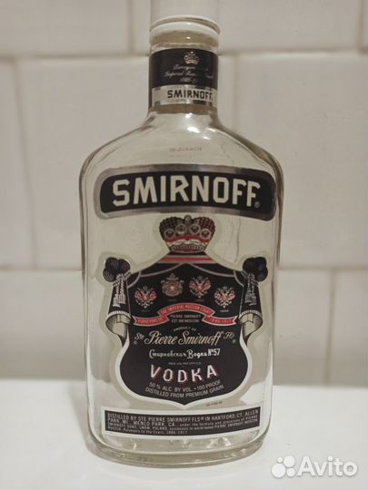 Бутылка пустая коллекционная от водки Smirnoff