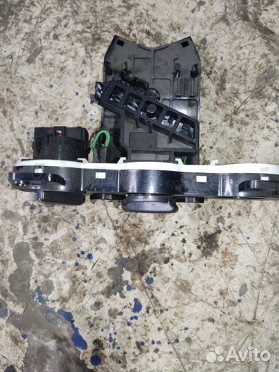 Блок управления отопителем Hyundai Accent MC G4EC