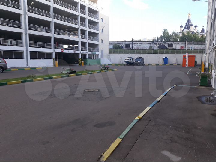 Машиноместо, 14 м²