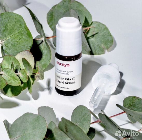 Сыворотка от пигментации с вит С Manyo Vita C