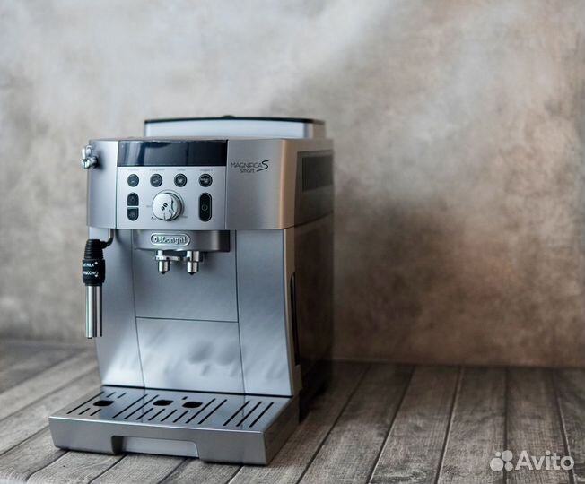 Кофемашина delonghi ecam 250.31.SB