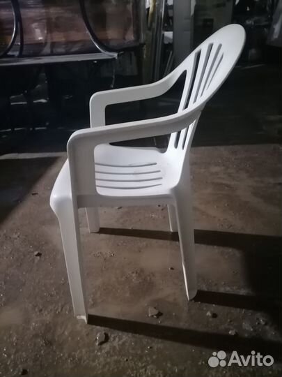 Пластиковые стулья бу