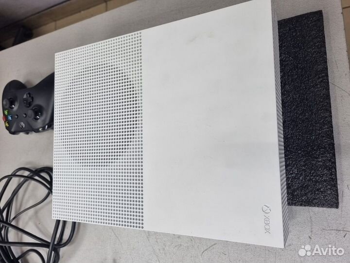 Игровая приставка xbox One S 1Tb