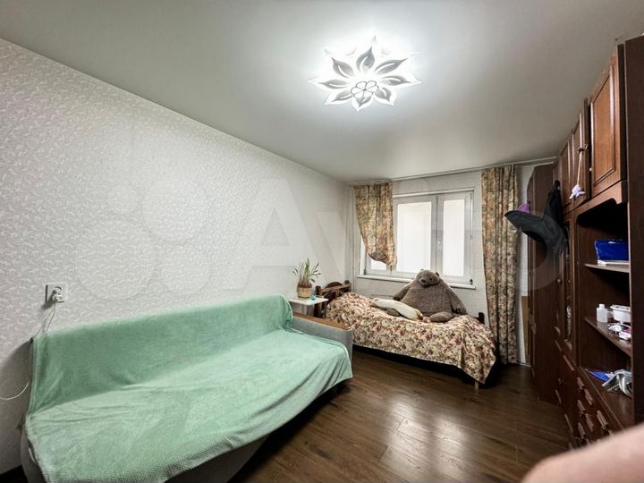 4-к. квартира, 92 м², 1/14 эт.