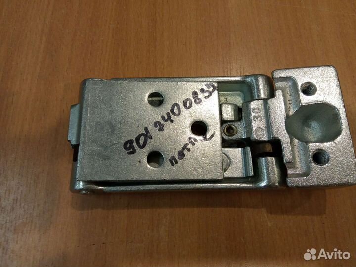 Петля задней двери Спринтер W 901-904