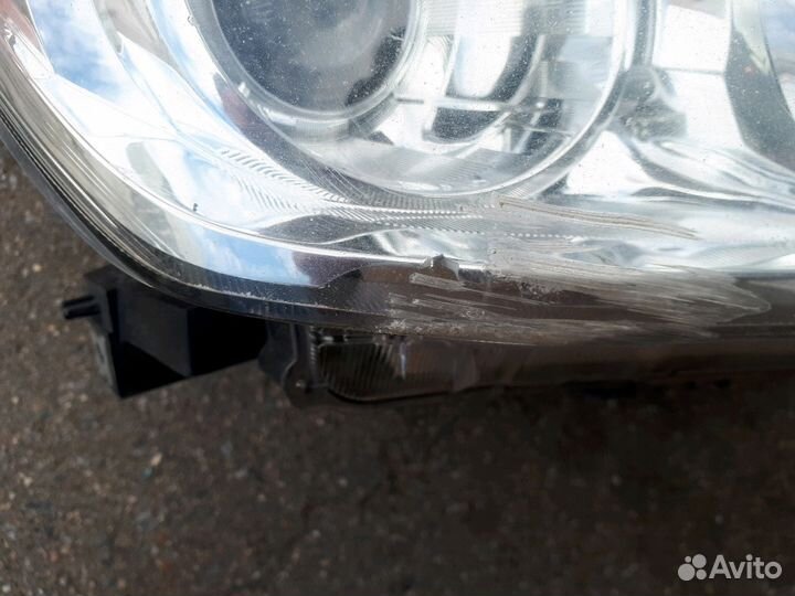 Фара правая Nissan Patrol 10-14г