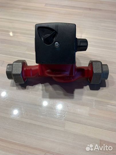 Насос циркуляционный Grundfos UPS 25/40 180 мм