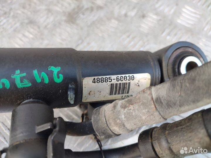 Гидроцилиндр подъема кузова задний Toyota Prado