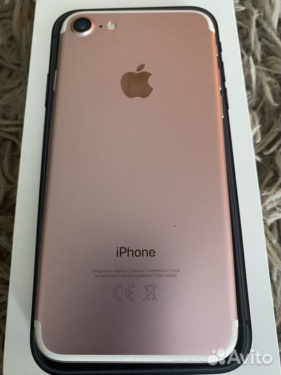 Телефон iPhone 7