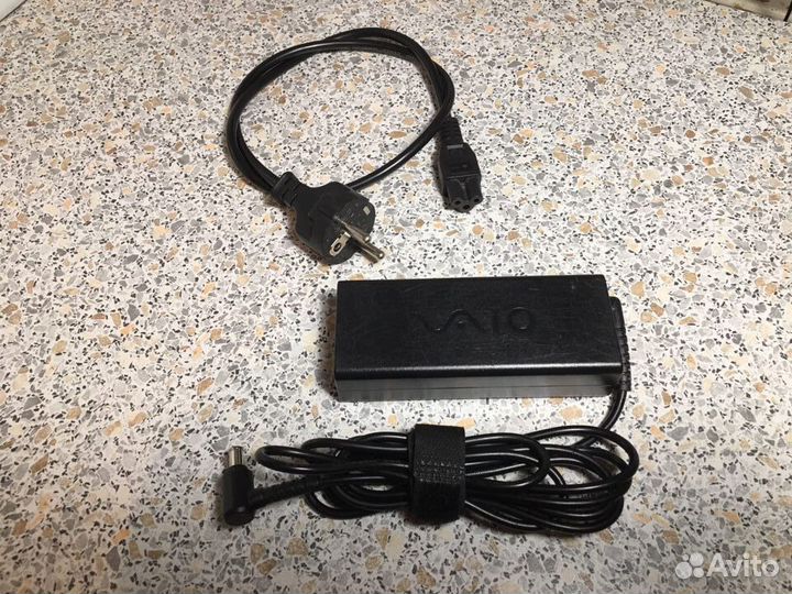 Ноутбук Sony Vaio vpcs11X9R