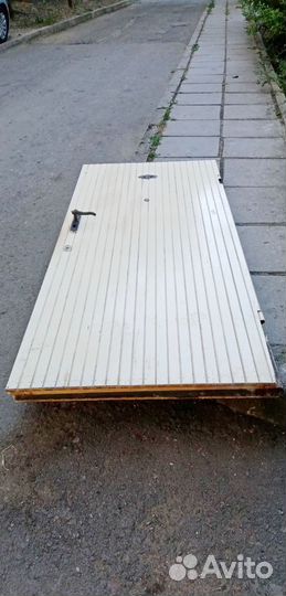 Дверь входная металлическая