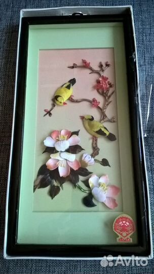 Панно из перламутра в деревянной рамке