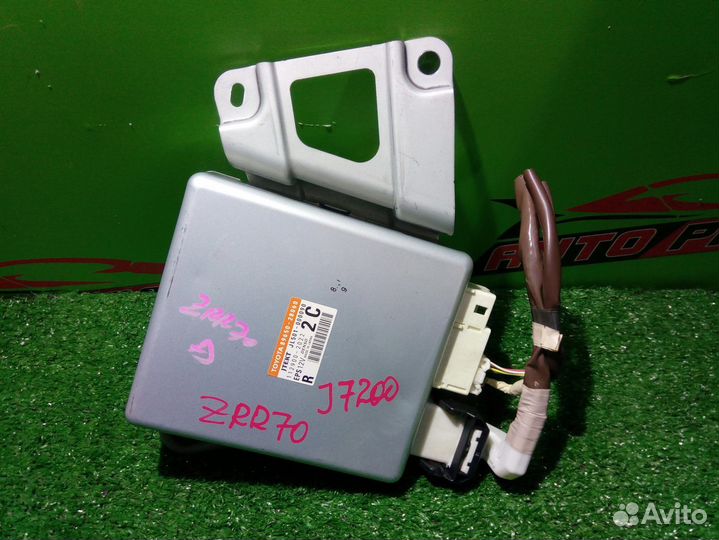 Блок управления рулевой рейкой toyota ZRR70G, ZRR7
