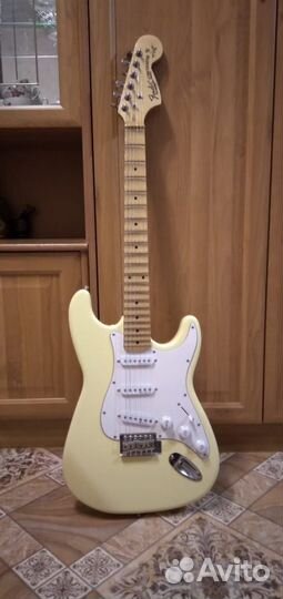 Продам гитару Fender Stratocaster