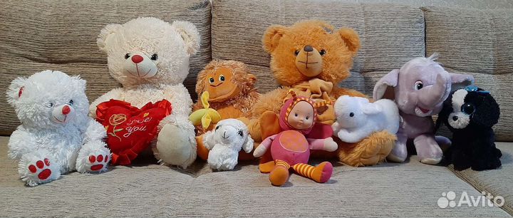 Зонт, игрушки, детские вещи