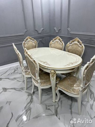 Столы и стулья