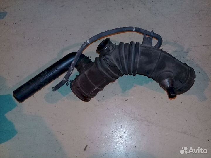 Патрубок воздушного фильтра 17881-28140 Toyota Cam